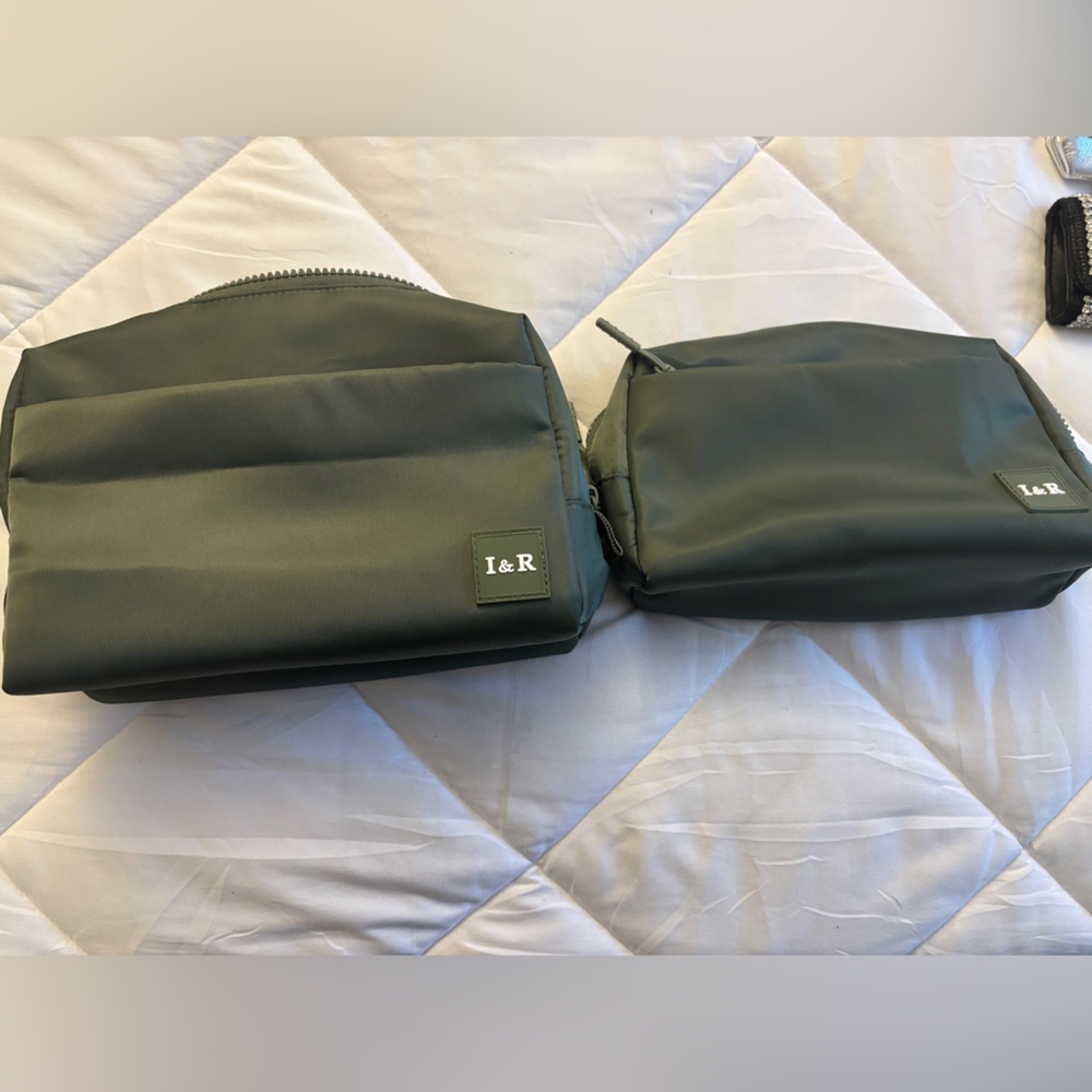 Iris and Rainbow cosmetics Green Bag